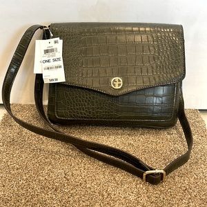 Giani Bernini avocado crocodile style purse. NWT.